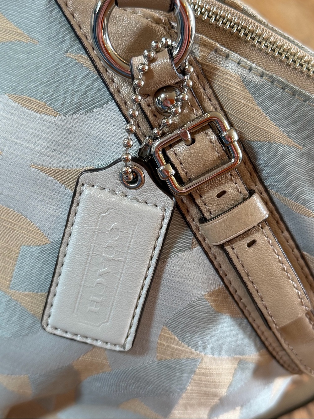 Coach Madison Sophia Satchel Op
Art Design in Silver Bay Mist - Picture 3 of 10